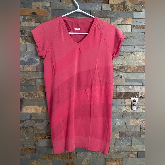 lululemon athletica Tops - Lululemon short sleeve